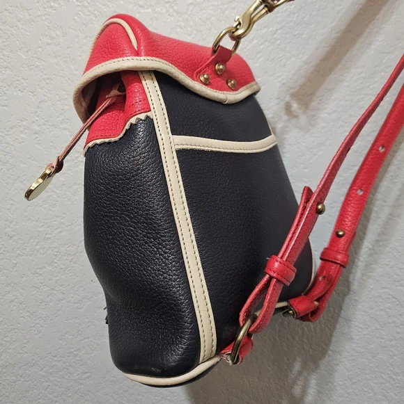 • Vintage Dooney & Bourke Teton Backpack m_6965eb98310f1c001932bedf.jpg main image 4